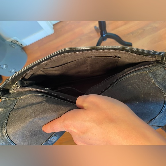 👻Black Purse with Black Jewel Detailing - Picture 9 of 10